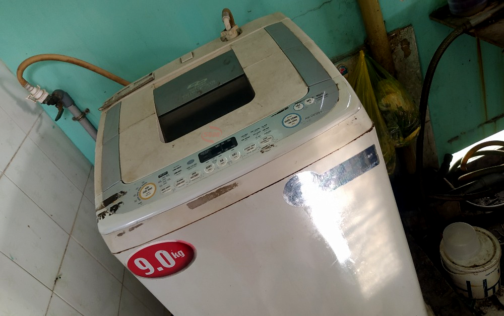 Máy giặt bị lỗi chương trình liên quan đến thiết bị như mạch điều khiển, vi mạch