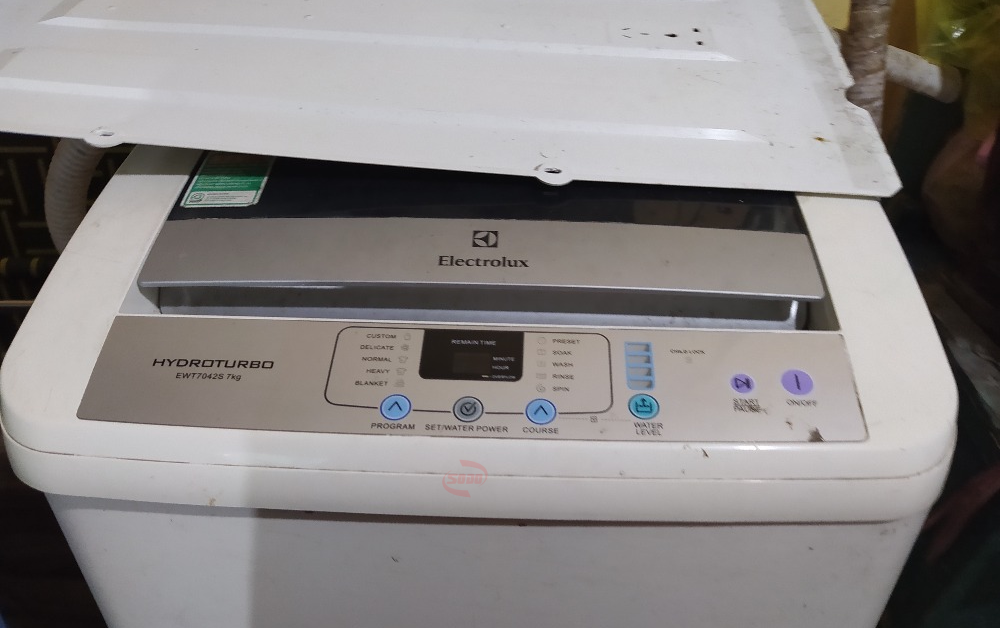 Van cấp nước máy giặt bị hỏng khiến nước không thể chảy vào lồng giặt
