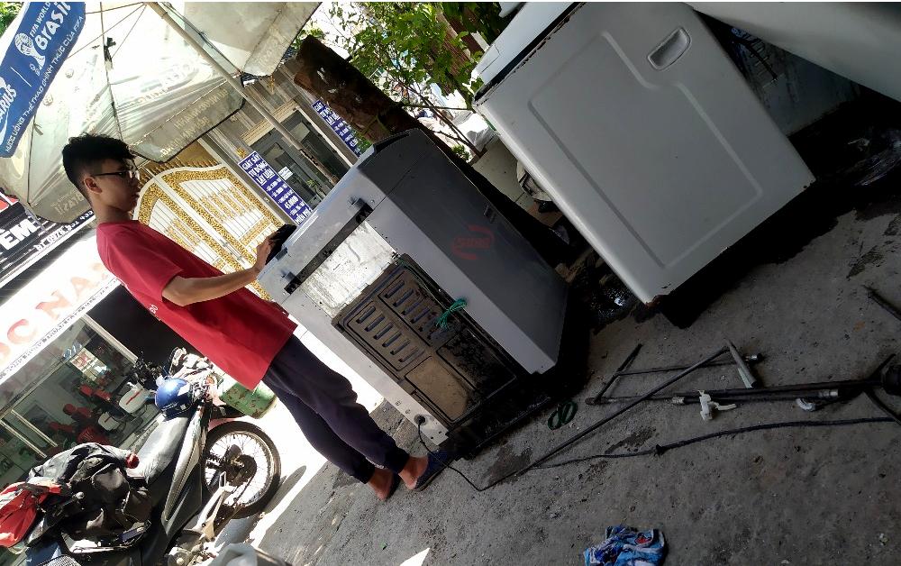 Vì sao máy giặt kêu to bất thường?