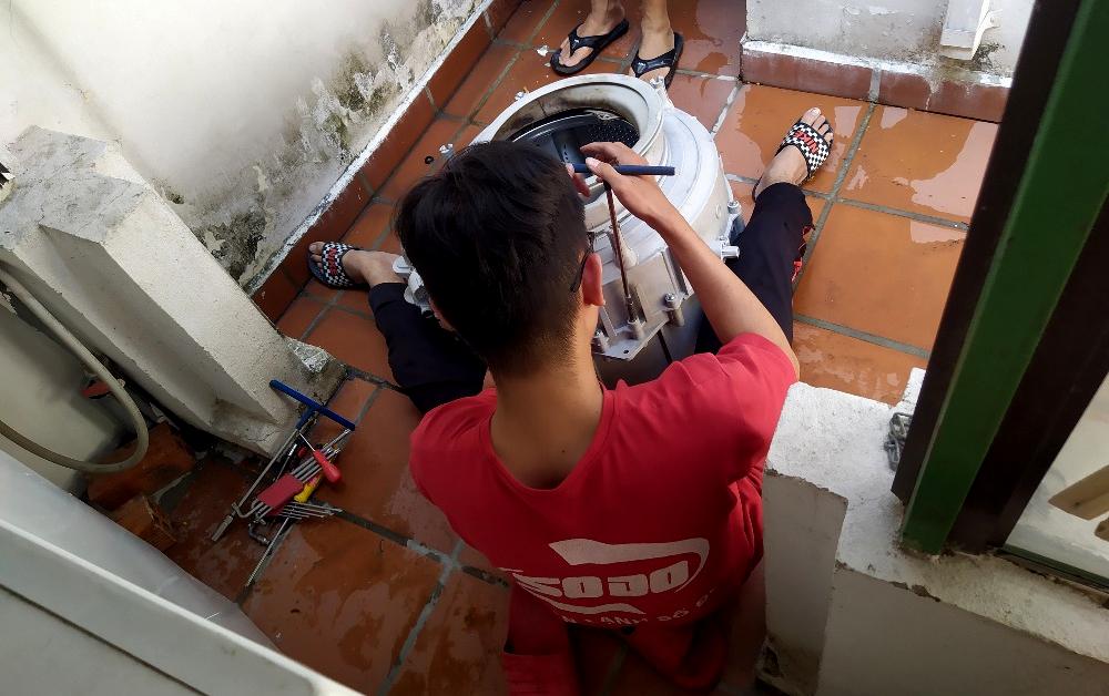 Mẹo khắc phục khi máy giặt không xả nước xả vải